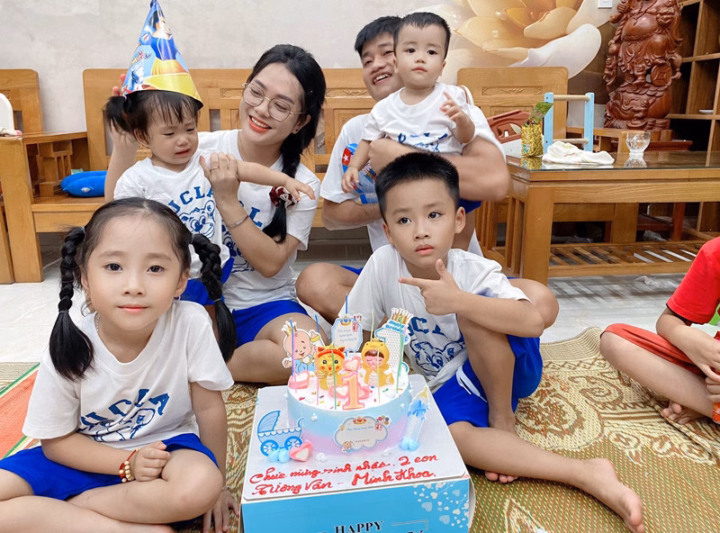 Có hai cặp song sinh, tổ ấm của chị Hải luôn tràn ngập tiếng cười