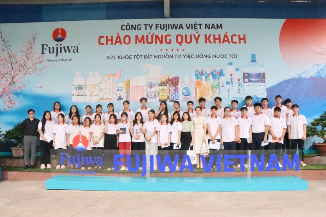 Sinh viên Bách Khoa Sài Gòn học hỏi kinh nghiệm từ doanh nghiệp Nhật Bản Fujiwa Việt Nam