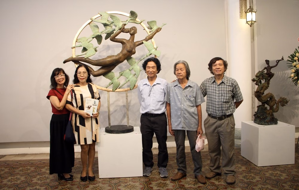 Khai mạc triển lãm điêu khắc của Nguyễn Hoàng Ánh