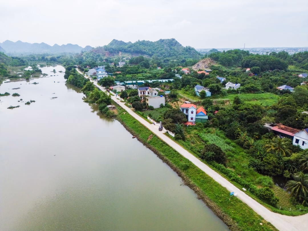 Mô hình "Nhà sạch - Vườn đẹp - Hàng rào xanh" tại thôn Mỹ Quan, xã Hà Vinh, huyện Hà Trung (nay là Tổ dân phố Mỹ Quan, phường Bỉm Sơn, Thanh Hóa).