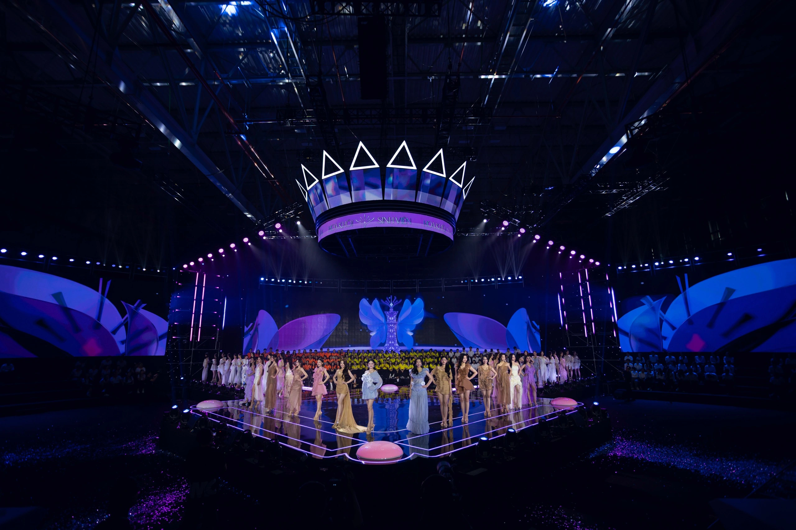 Sân khấu bán kết Hoa khôi Sinh viên Việt Nam 2024 được đầu tư hoành tráng
