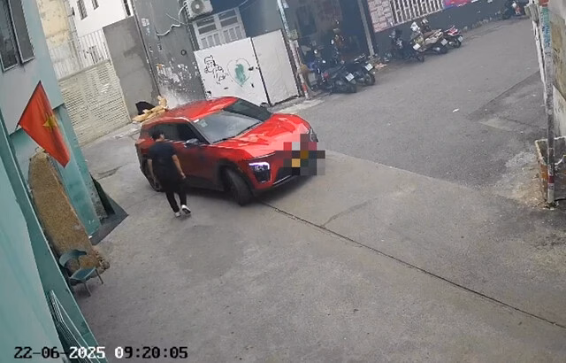 Bị đòi tiền chuộc, mẹ tìm con trai mất tích nhờ cảnh sát