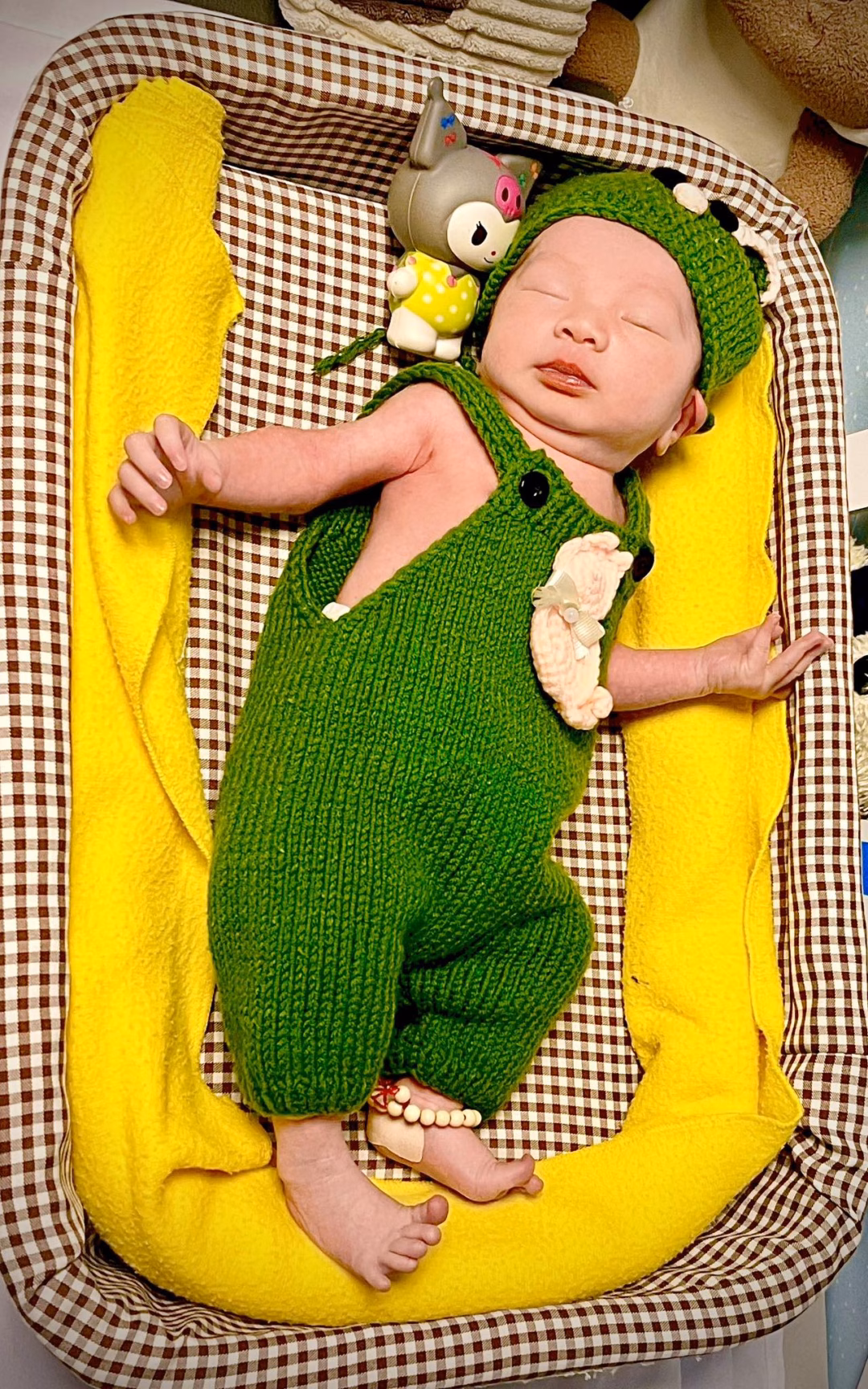 Khủng Long là con trai của Ngọc Khuê với Huy Ngô. Ảnh: FBNV