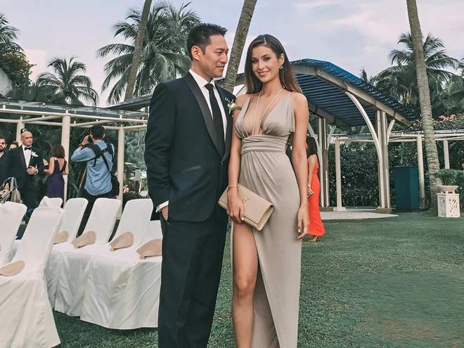 Cuộc sống kín tiếng của bà mẹ sexy nhất mạng xã hội sau khi sinh con Năm 2014, cô kết hôn với Judd Sanchez, doanh nhân người Mỹ gốc Philippines làm việc trong lĩnh vực công nghệ. Hôn lễ của cặp đôi được tổ chức tại Bali, Indonesia với khoảng 130 khách mời. Ngay sau đám cưới, Sonya mong có con nhưng chồng cô muốn dành thêm thời gian để tận hưởng cuộc sống hôn nhân. Sau nhiều cuộc trò chuyện, cả hai quyết định để mọi thứ diễn ra tự nhiên.