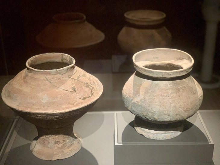 Mỗi hiện vật là một câu chuyện lịch sử - Ảnh: HOÀI PHƯƠNG