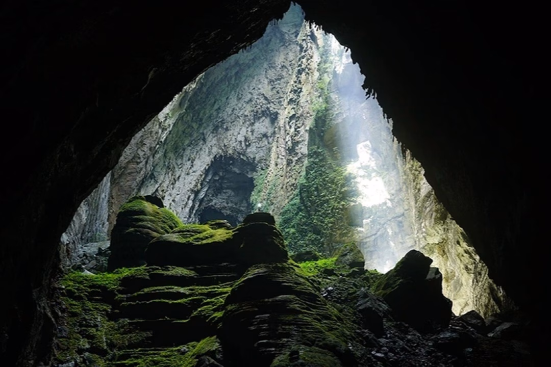 Hang Sơn Đoòng của Việt Nam thành backdrop cho phim Bollywood Ấn Độ