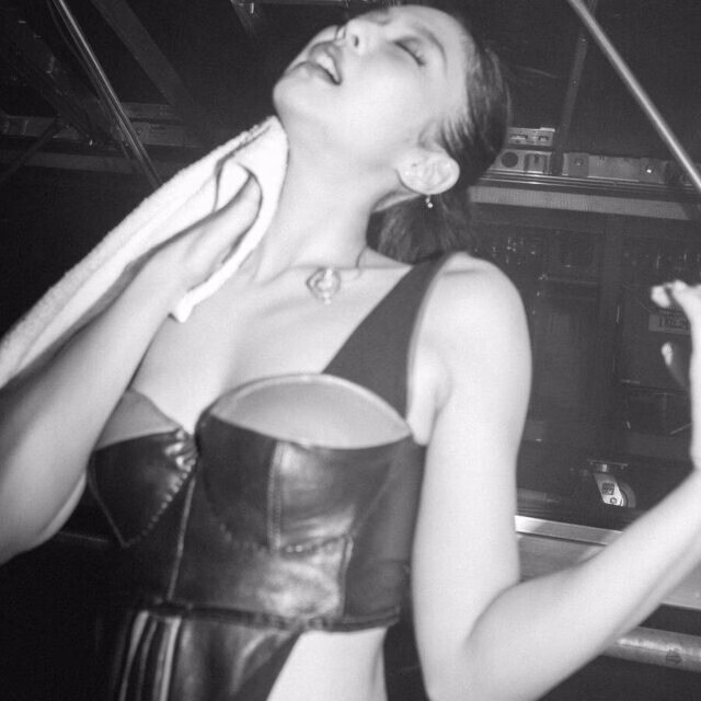 Hát lên tiếng về ảnh nhạy cảm, Minh Hằng nói gì?