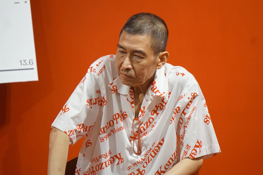 Họa sĩ Lê Thiết Cương qua đời, để lại dấu ấn với hội họa tối giản Lê Thiết Cương trong buổi ra mắt cuốn sách Trò chuyện với hội họa của ông hồi tháng 5 - Ảnh: T.ĐIỂU