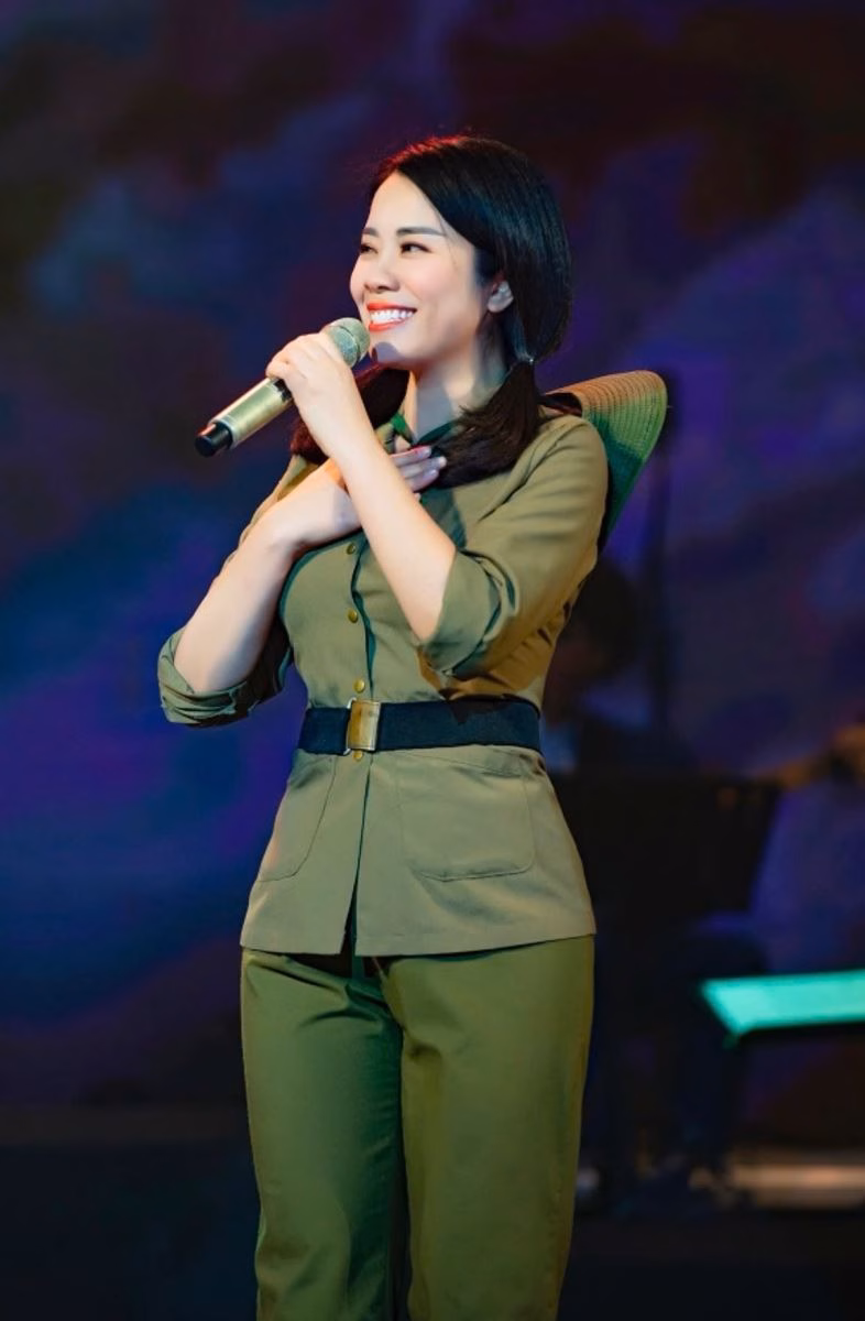 Lũy đá bất tử: Tribute to Vietnamese Heroic Martyrs NSND Hồng Hạnh tham dự chương trình