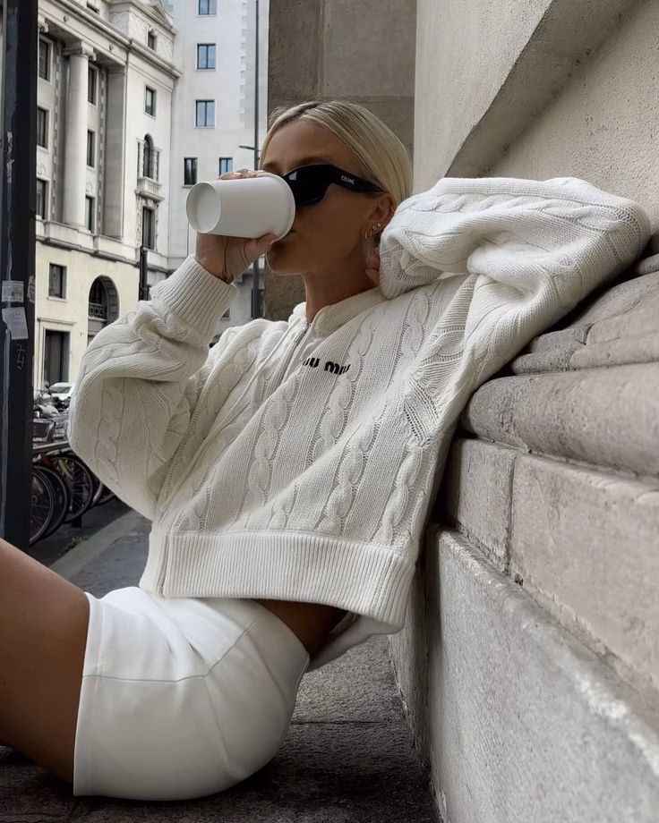 Miu Miu phủ sóng mạnh mẽ trên các nền tảng mạng xã hội.