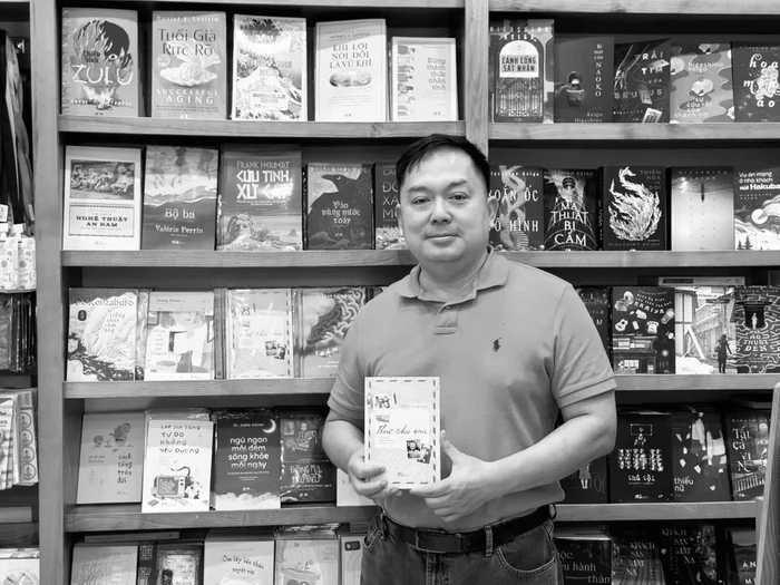 "Thư cho em" là tuyển tập 400 bức thư mà cha mẹ ông đã trao đổi trong thời gian xa cách vì chiến tranh.