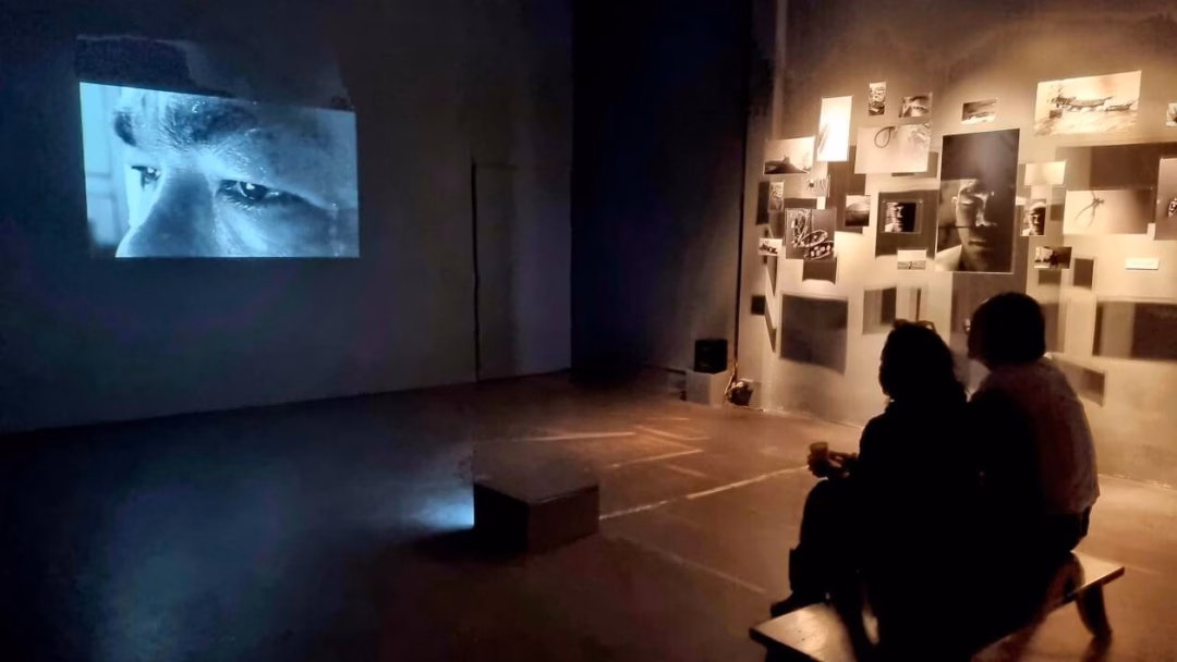 Phan Quang mở xưởng “Sóng vỗ cát trời” tại Hà Nội