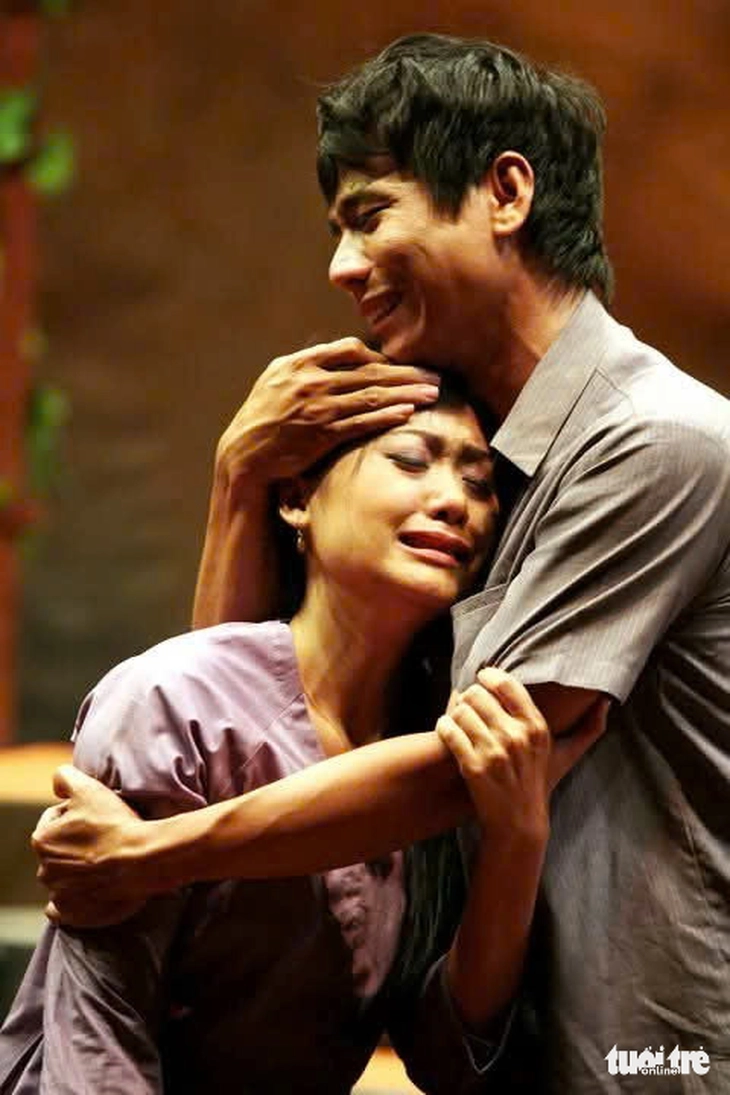 Vở Nửa đời ngơ ngác, được cảm tác từ truyện Chiều vắng của Nguyễn Ngọc Tư, được xem là tác phẩm tiêu biểu của Sân khấu Hoàng Thái Thanh - Ảnh: GIA TIẾN