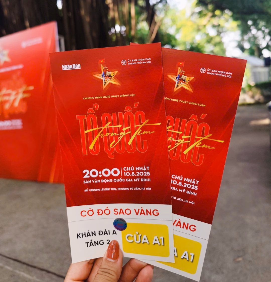 Vé mời tham dự Chương trình nghệ thuật "Tổ quốc trong tim" diễn ra vào 20 giờ ngày 10/8/2025 tại sân vận động quốc gia Mỹ Đình.