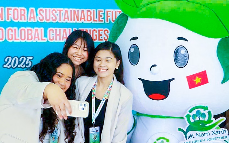 TP HCM: Trao tặng xe đạp, mũ bảo hiểm cho học sinh khó khăn ở xã Bình Mỹ Xã Bình Mỹ, TP.HCM khởi động chương trình 'vì sức khỏe cộng đồng' - Ảnh 8.