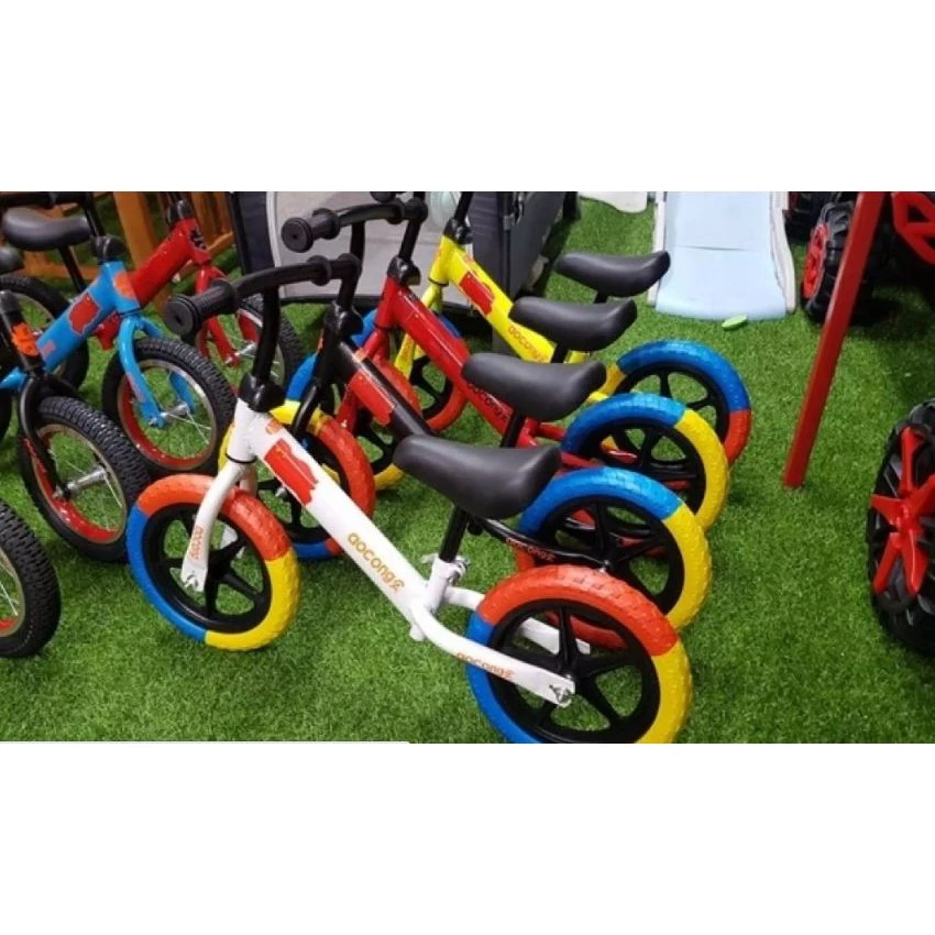 Xe chòi chân cho bé – Làm sao để chọn đúng loại phù hợp với độ tuổi và giúp bé phát triển cân bằng?