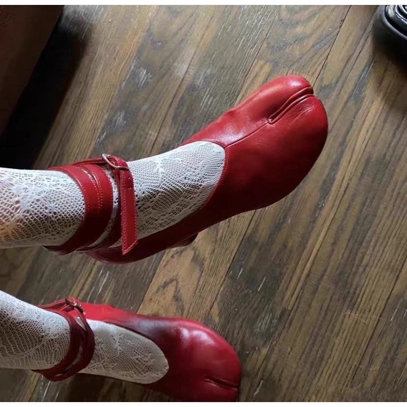 Tôi đã mua giày cao gót xẻ mũi và đây là điều tôi ước mình biết sớm hơn