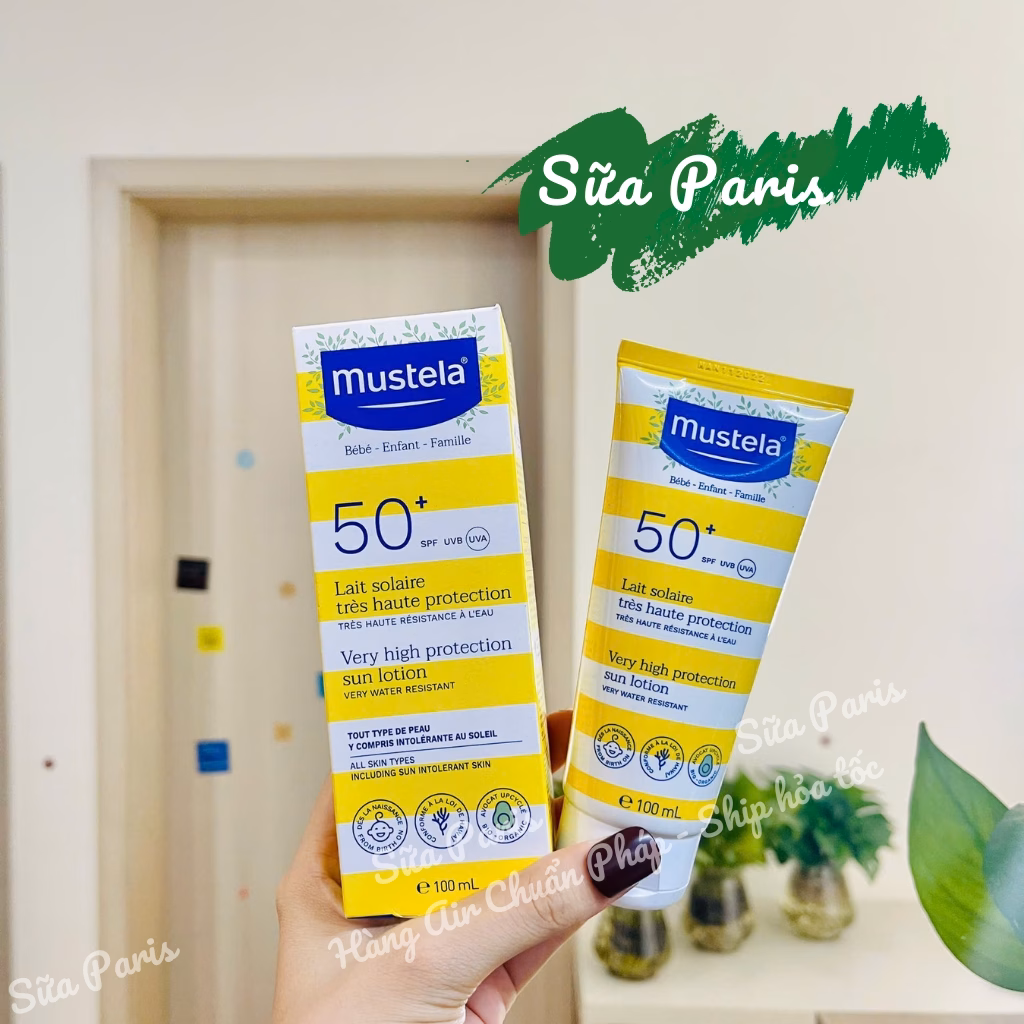 Khi con nhỏ ra mồ hôi, có nên bôi kem chống nắng không?