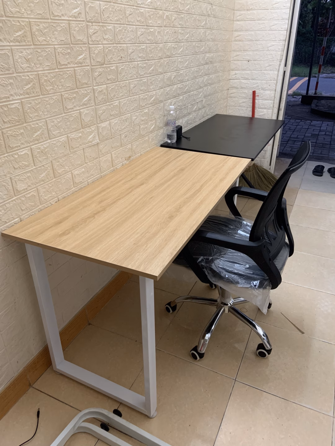 Mua Chân Bàn Chữ U Cho Văn Phòng: 3 Sai Lầm Cần Tránh Để Không “Đổ Máu”