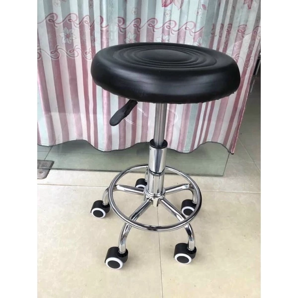 Ghế xoay nệm giúp tôi vượt qua những buổi tẩy t bào cặn da kéo dài mà vẫn cảm thấy thoải mái như ở spa