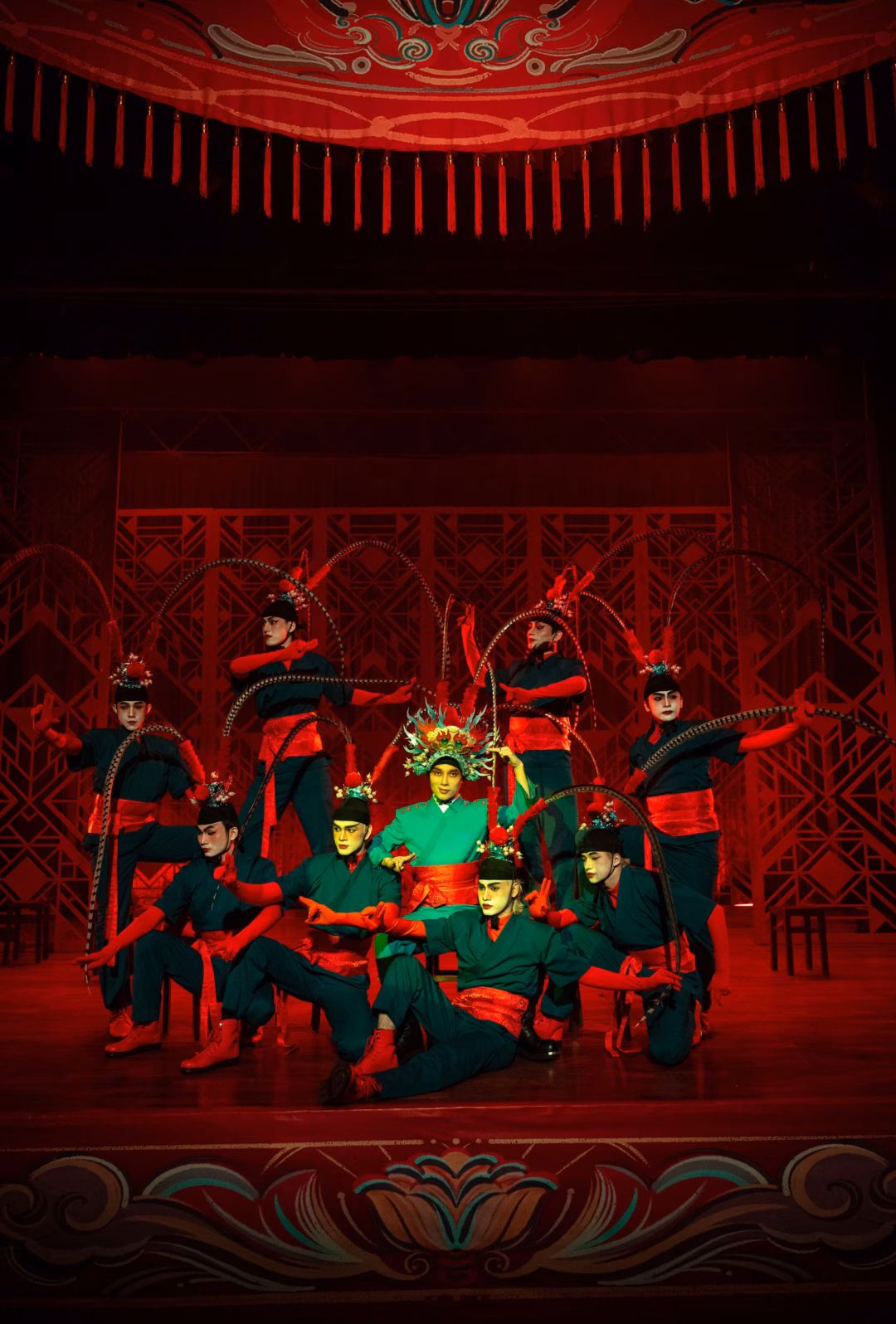 Cảnh dance battle trong MV Kh&ocirc;ng ra g&igrave; - Ảnh 2