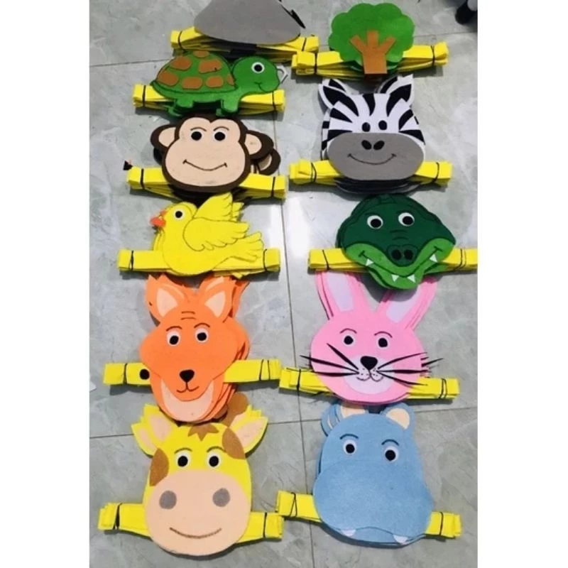 Làm thế nào để chọn mũ nhân vật kể chuyện phù hợp cho bé mà không làm rối mẹ?