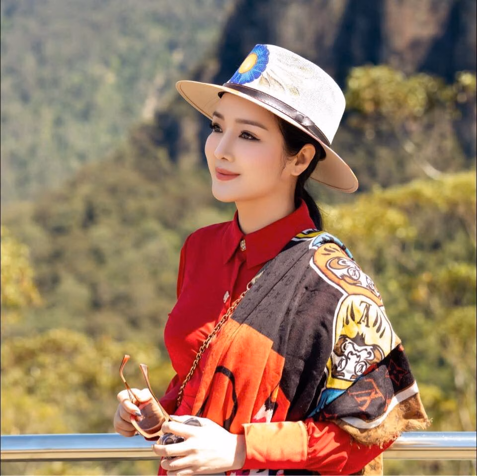 30 năm vẫn ‘đốt cháy’ với nhan sắc, Giáng My sành điệu ‘cưa sừng làm nghé’ quá xuất sắc Hoa hậu độc nhất vô nhị của Việt Nam: U55 trẻ măng như nữ sinh nhờ chăm ăn mặc amp;#34;cưa sừng làm nghéamp;#34; - 3