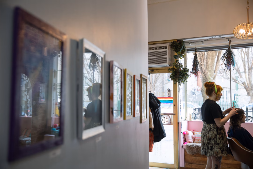 4 kiểu tóc giúp bạn tự tin và phong cách cho mọi dịp Mags Naylor, Owner of Exhibit Salon | Photo: BrakeThrough Media
