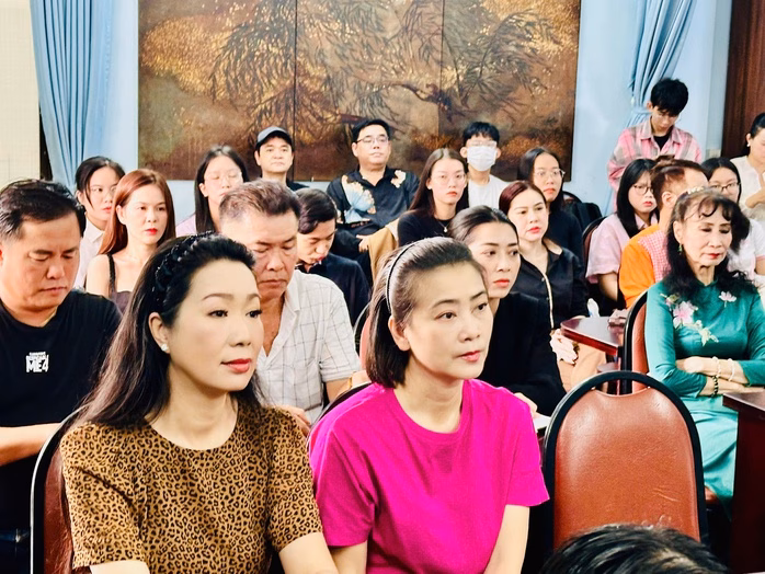 Các văn nghệ sĩ TP HCM tham gia tọa đàm