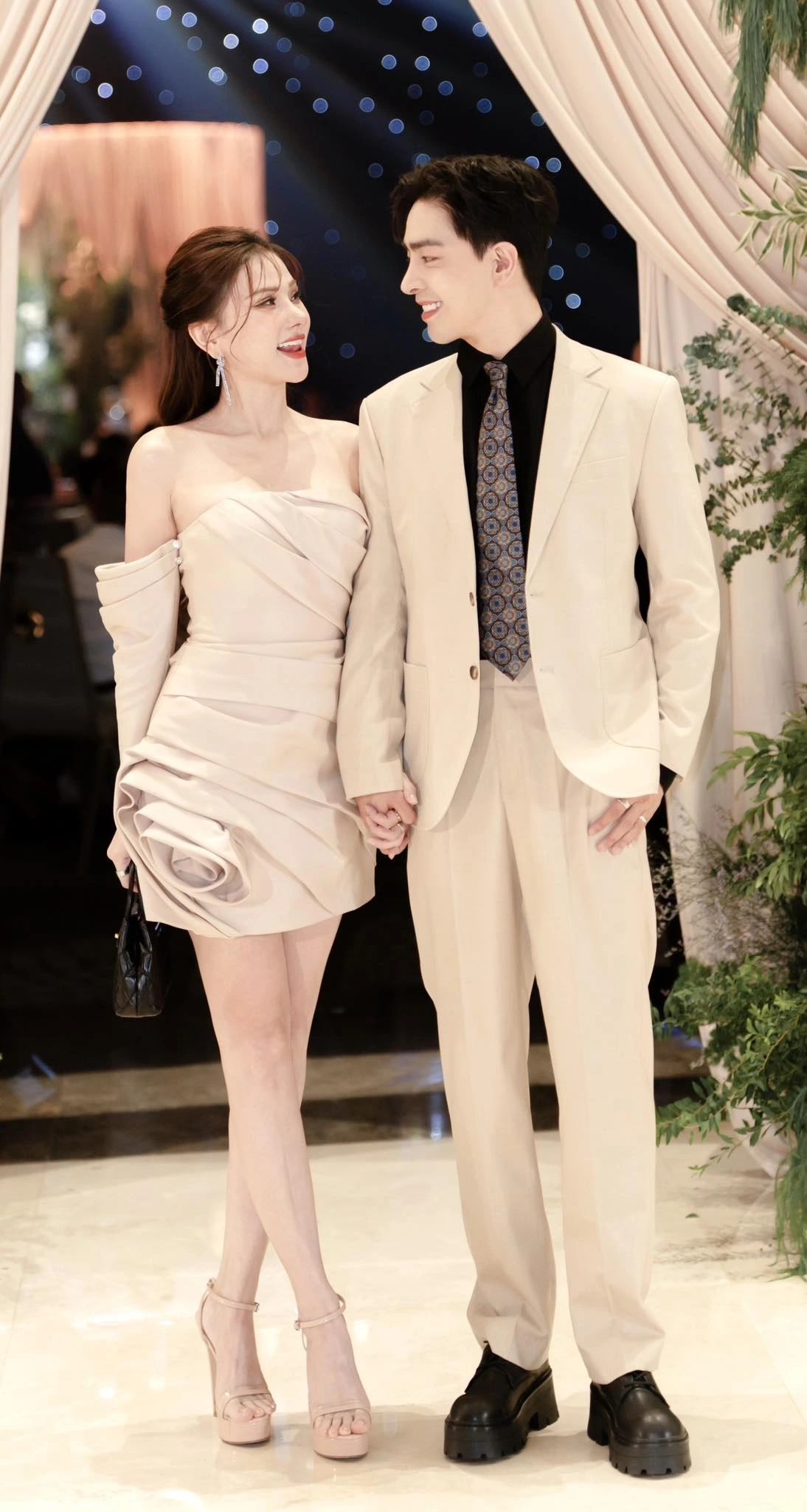 7 năm yêu ngọt ngào của Thu Thủy và chồng kém 10 tuổi 7 năm bên nhau ngọt ngào của thu thủy và chồng kém 10 tuổi hình ảnh 5