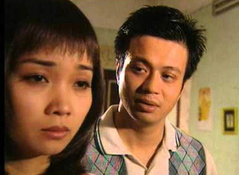 Bá Anh tuổi 50: Đơn thân, tái hôn và cân bằng sự nghiệp Bá Anh (vai Văn) trong phim "Những ngọn nến trong đêm". Video: VFC