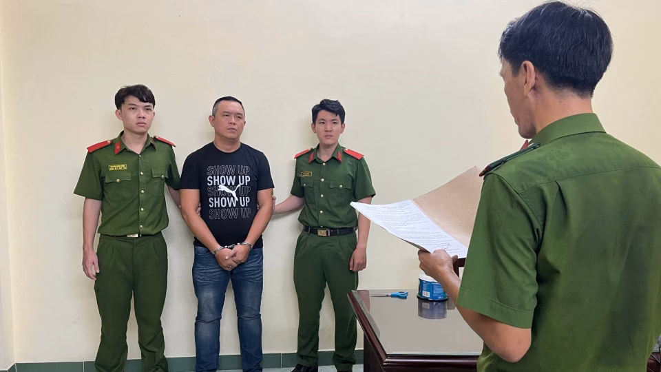 Bắc Giang: Một loạt ô tô bị đập kính trộm tài sản co_quan_dieu_tra_tong_dat_cac_quyet_dinh_khoi_to_vu_an_khoi_to_bi_can_lenh_bat_tam_giam_doi_voi_ong_ngo_duc_giang._anh_cacc.jpg