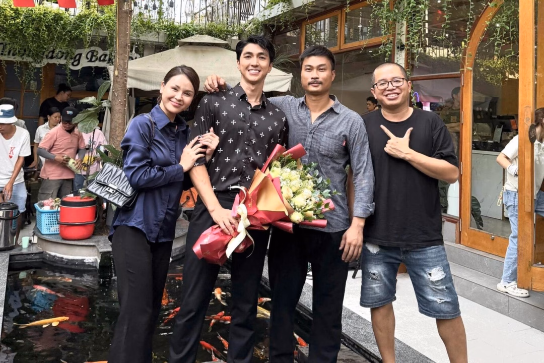 Bình An hé mở về vai diễn Tuấn trong Dịu dàng màu nắng Ảnh hậu trường hài hước của Bình An, Duy Hưng và Lương Thu Trang (Ảnh: Facebook nhân vật).