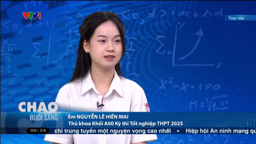 Cô gái Phú Thọ đạt điểm tuyệt đối, visual cực phẩm khiến dân tình sôi súc Nữ Thủ khoa khối A00 được ví như "bạch nguyệt quang" bởi visual phát sáng, phong thái tự tin trên truyền hình
