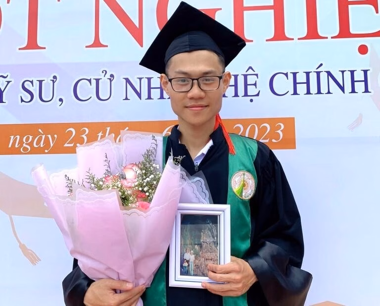 Lưu Văn Khoa tham gia trong một hoạt động phong trào của Trường Đại học Đà Lạt. Ảnh do nhân vật cung cấp.