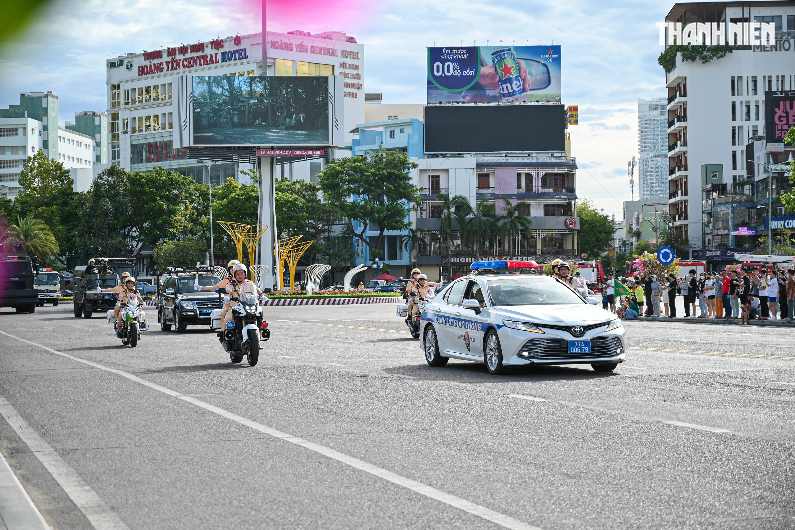 Công an Gia Lai ra quân tấn công tội phạm trong dịp lễ Mãn nhãn với màn biểu diễn võ thuật trong lễ ra quân của Công an tỉnh Gia Lai- Ảnh 23.