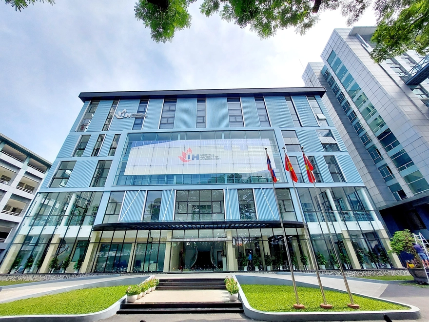 Điểm chuẩn đại học các ngành hot năm 2025 có tăng?