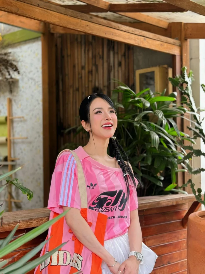 Diệp Lâm Anh đối mặt với phản ứng dữ dội về quan điểm tình yêu và cuộc sống cá nhân Diệp Lâm Anh chăm chỉ làm việc sau khi quay trở lại cuộc sống độc thân. Ảnh: FBNV