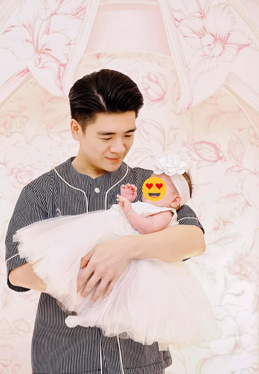Đỗ Quang Vinh hạnh phúc khoe con gái thứ 3