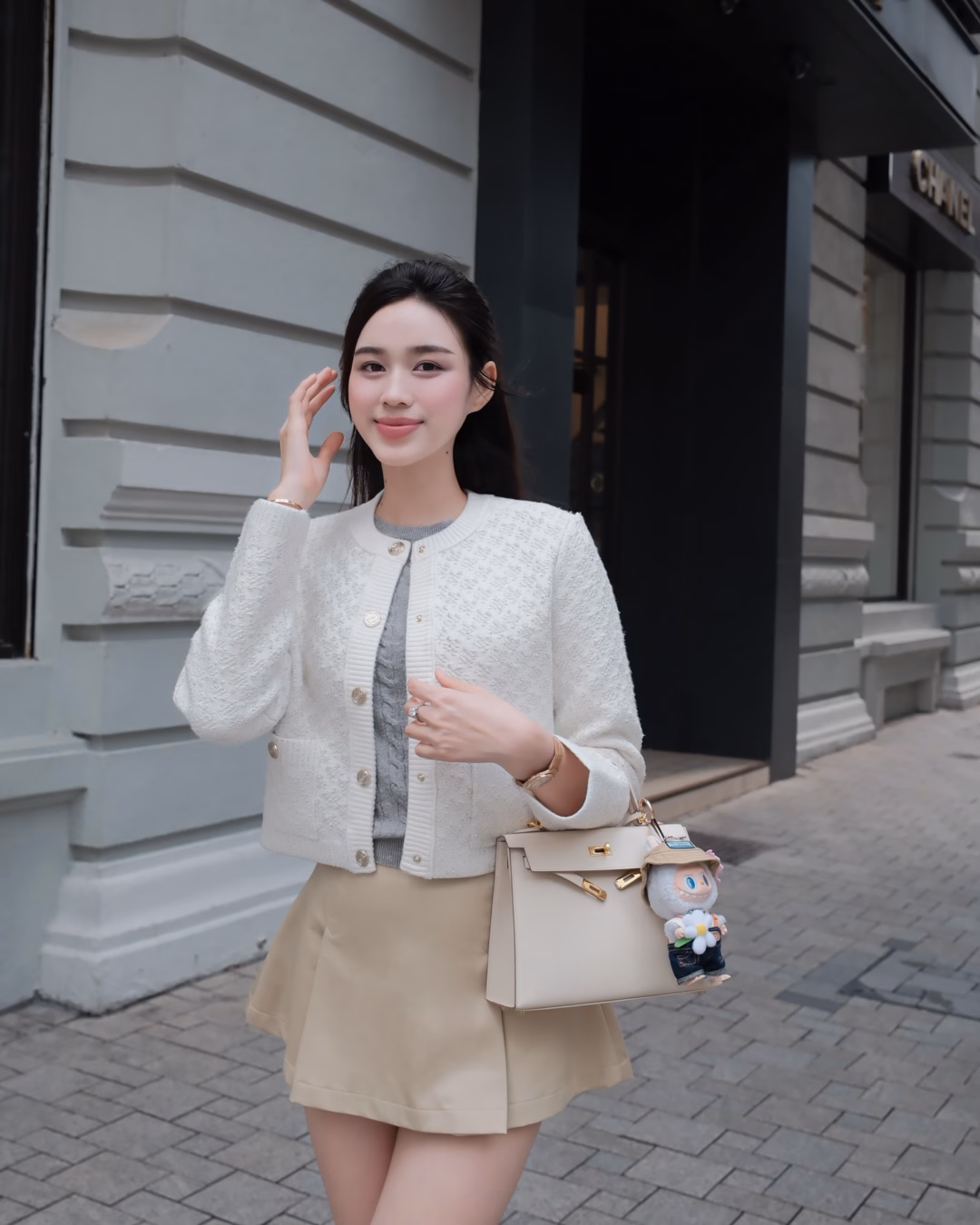 Thường xuyên làm những việc này, Hoa hậu Đỗ Hà được netizen nhận xét: Chuẩn các dấu hiệu nhận diện dâu hào môn - Ảnh 2.
