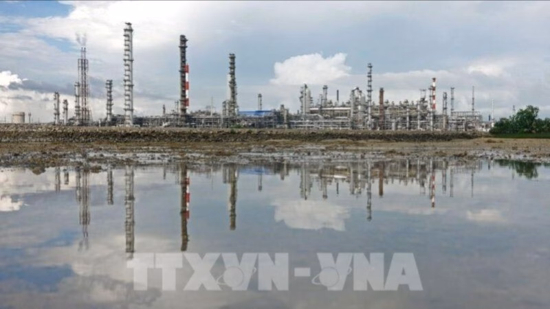 Giá dầu tăng mạnh, bạch kim lập đỉnh hơn 11 năm