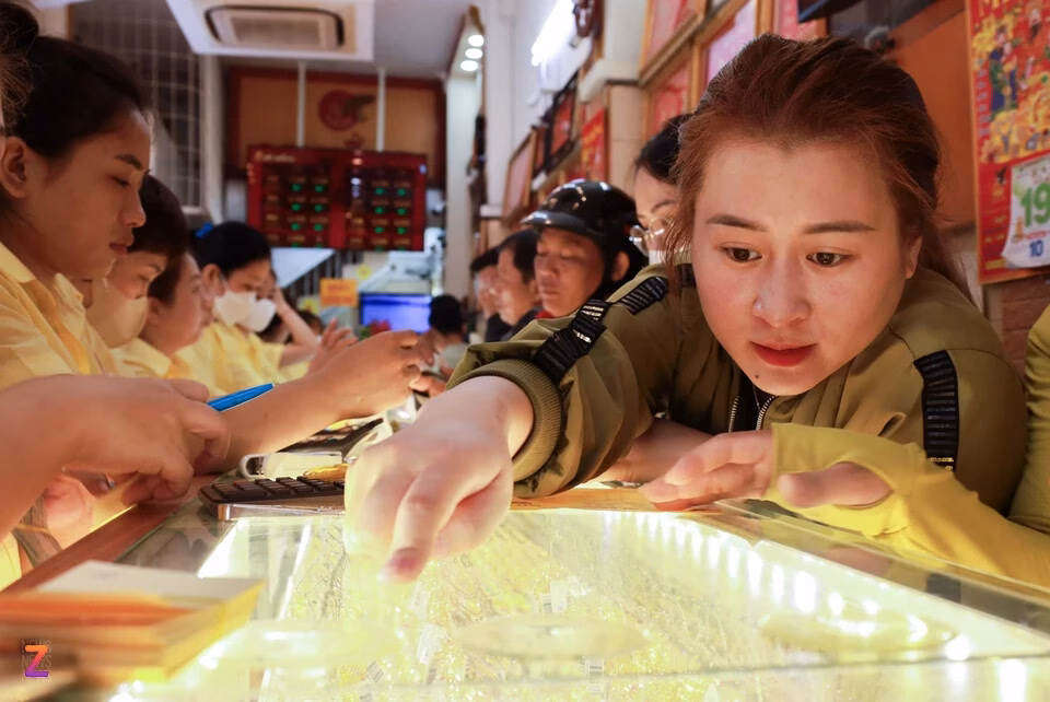 Giá vàng miếng và nhẫn chênh lệch gần 3 triệu đồng/lượng giữa các doanh nghiệp