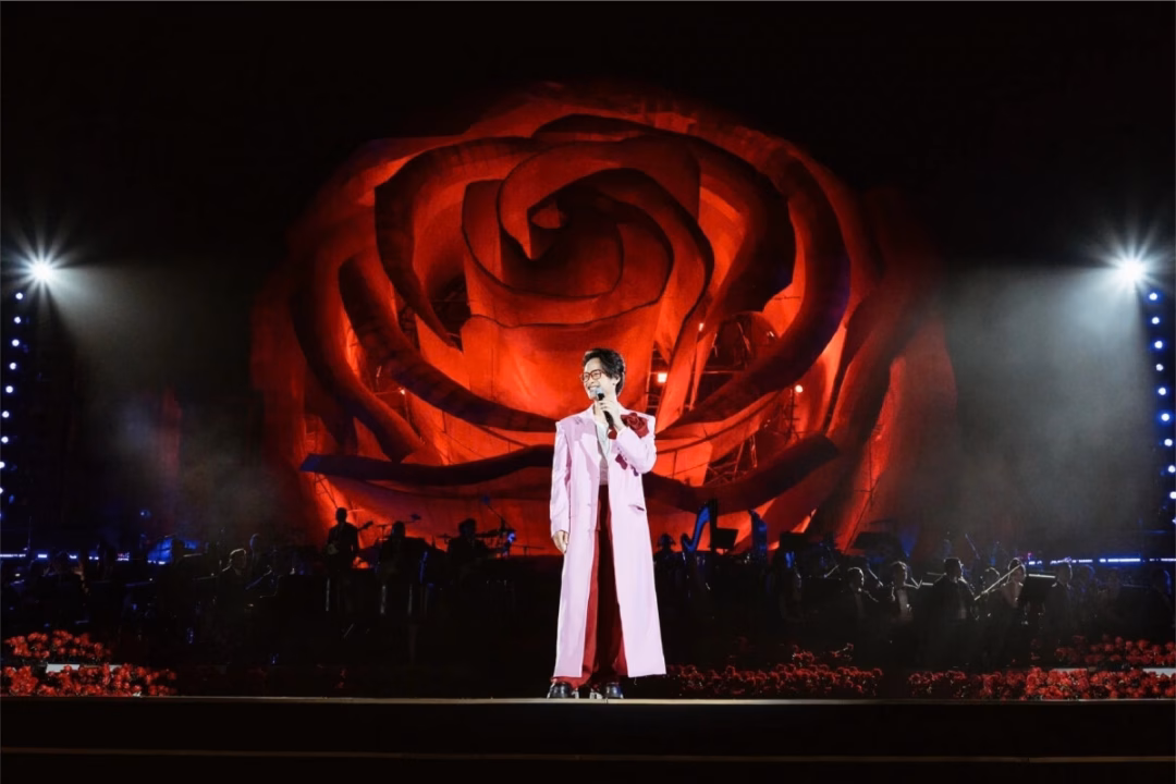 Hà Anh Tuấn công bố concert khủng tại Mỹ, khuyến khích mặc áo dài