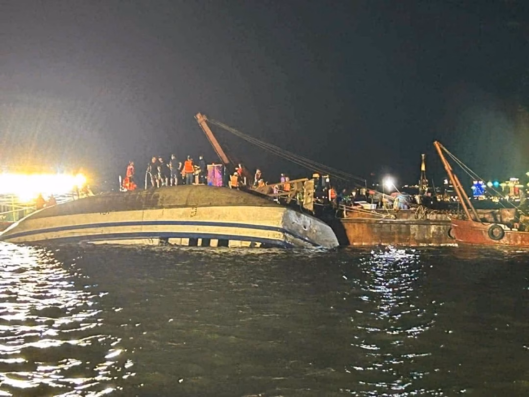 Hà Nội đầu tư phát triển giáo dục, cần giải pháp gì cho ô nhiễm môi trường? Thủ tướng Chính phủ Phạm Minh Chính vừa ký Công điện số 114/CĐ-TTg ngày 19/7/2025 về việc lật tàu dịch vụ du lịch Vịnh Xanh 58 (QN 7105) tại khu vực đảo Ti Tốp, tỉnh Quảng Ninh.
