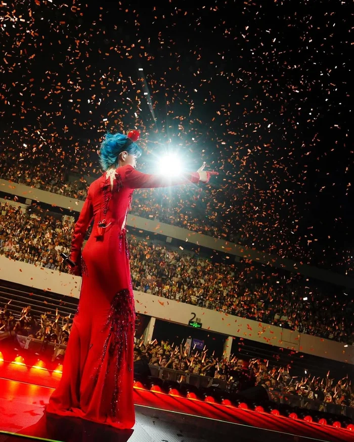 Hiệu ứng laser trong concert gây hư hỏng camera điện thoại, khán giả yêu cầu bồi thường