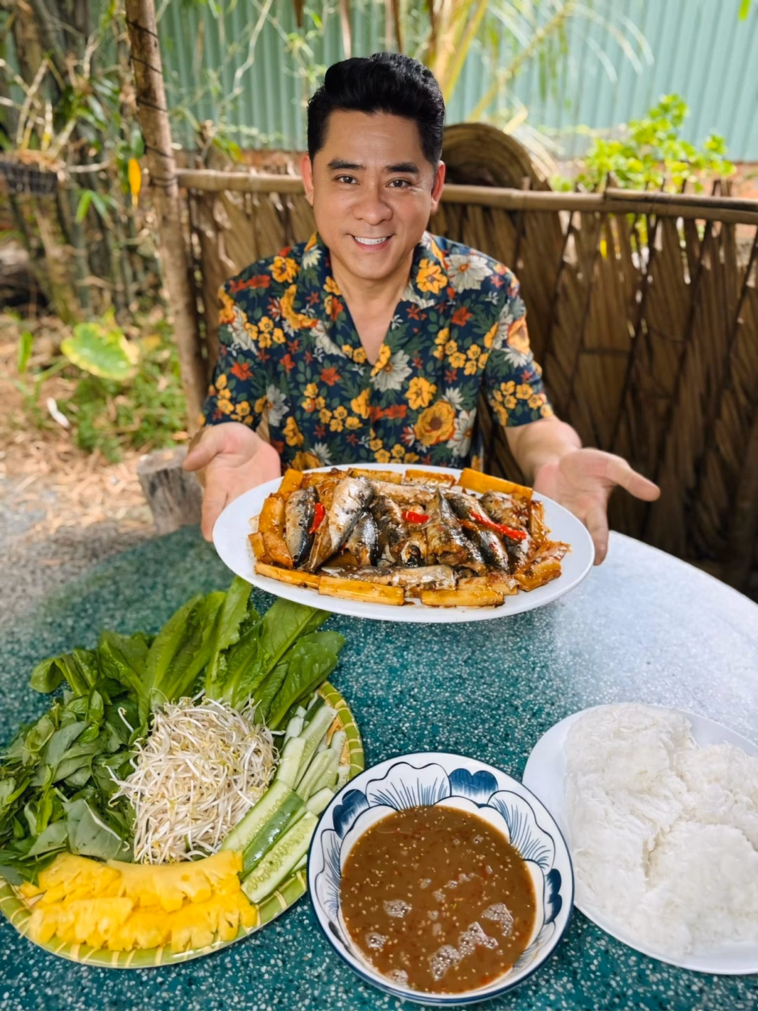 Huỳnh Anh Tuấn, U60, lên tiếng sau tin sức khoẻ không tốt: ‘Tôi chỉ muốn làm nội dung ẩm thực’ Video nấu ăn của Huỳnh Anh Tuấn luôn hút triệu view.