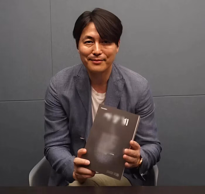 Jung Woo Sung lộ diện sau 8 tháng trốn bê bối,形象 hao mòn