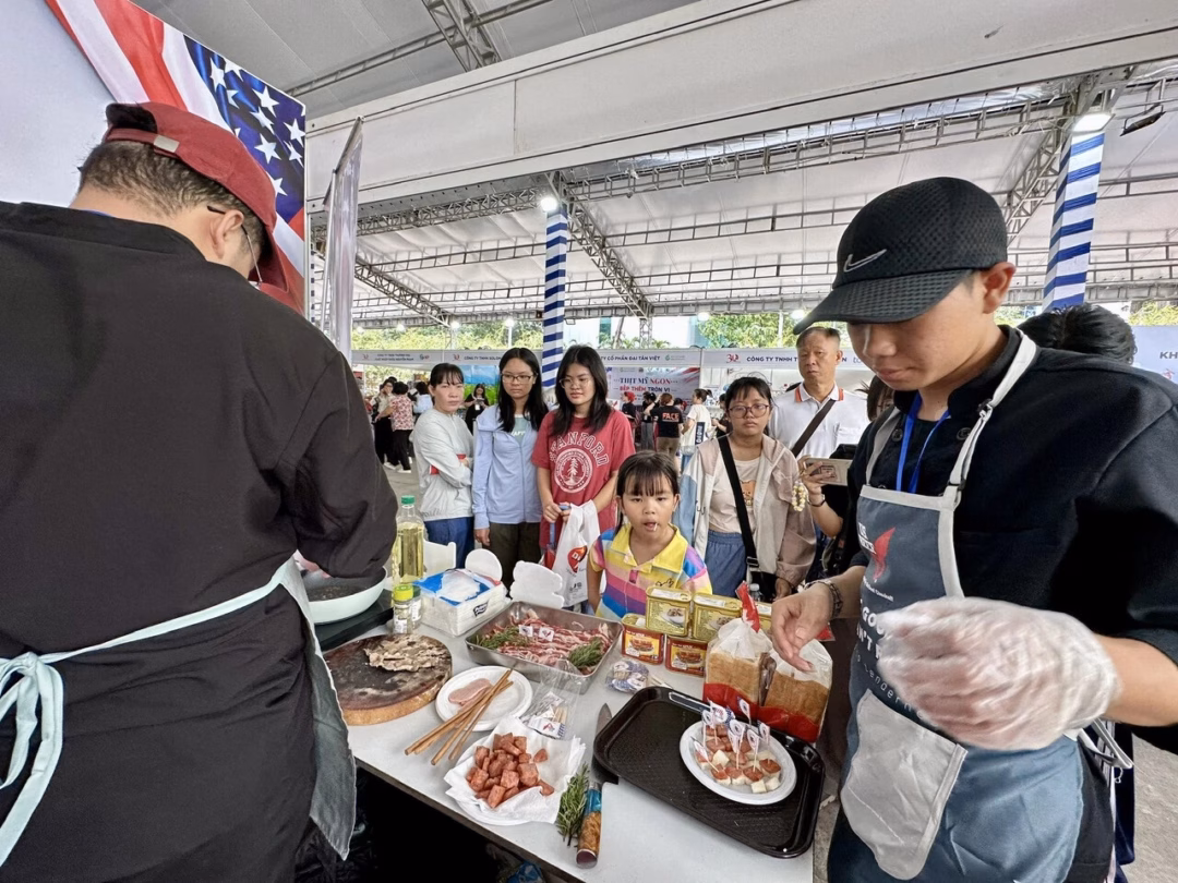 Khám phá 30 năm hợp tác nông nghiệp Việt Nam – Mỹ qua thực phẩm, thời trang