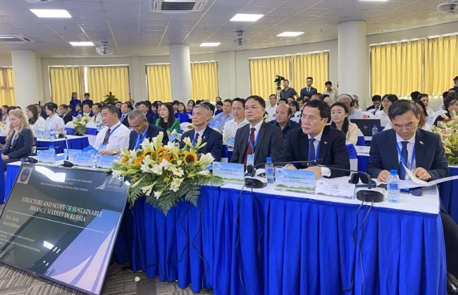 Kinh tế khởi sắc: Tín dụng tăng 9,9% và nguồn vốn mạnh mẽ trong 2025 Tài chính xanh cho phát triển bền vững