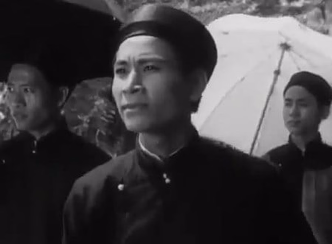 Kỷ niệm nửa thế kỷ “Chuyện giờ mới kể”: Những diễn viên gắn bó qua thời gian NSƯT Vũ Tự Lẫm vai Hai Chi phim "Đến hẹn lại lên" (Ảnh: Chụp màn hình).